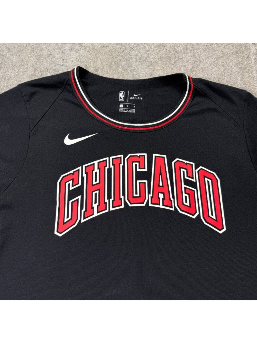 Chicago Bulls Nike Shirt Men L Black DRI-FIT NBA Performance Crew